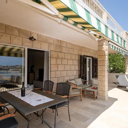 2 Bedroom Amazing In Селка