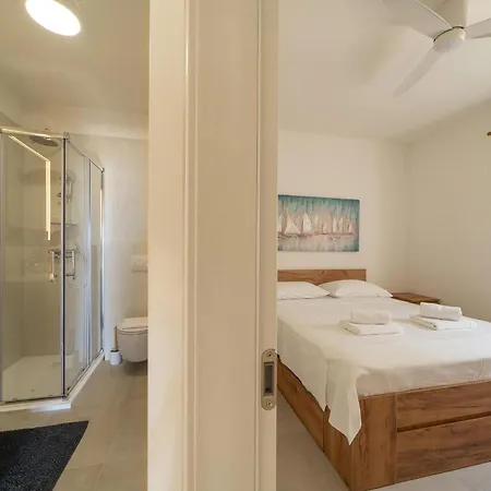 2 Bedroom Amazing In Апартаменти Селка