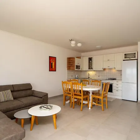 Put Ruzmarina Iii * Selca (Brac)