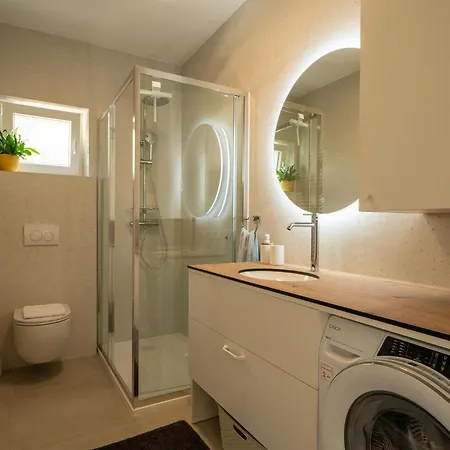 Put Ruzmarina Iii Selca (Brac)